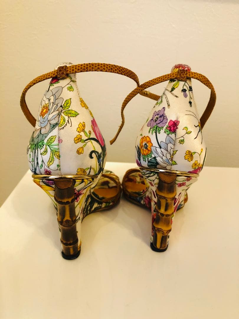 【GUCCI】可愛い 花柄 バンブーサンダル 23.5cm