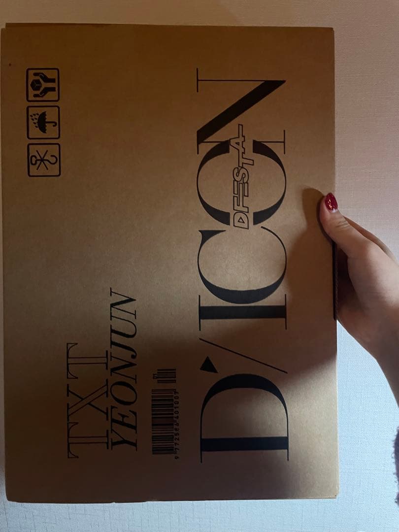 TxT ヨンジュン D'FESTA 2022 写真集 日記 &ステッカー付き！ - メルカリ