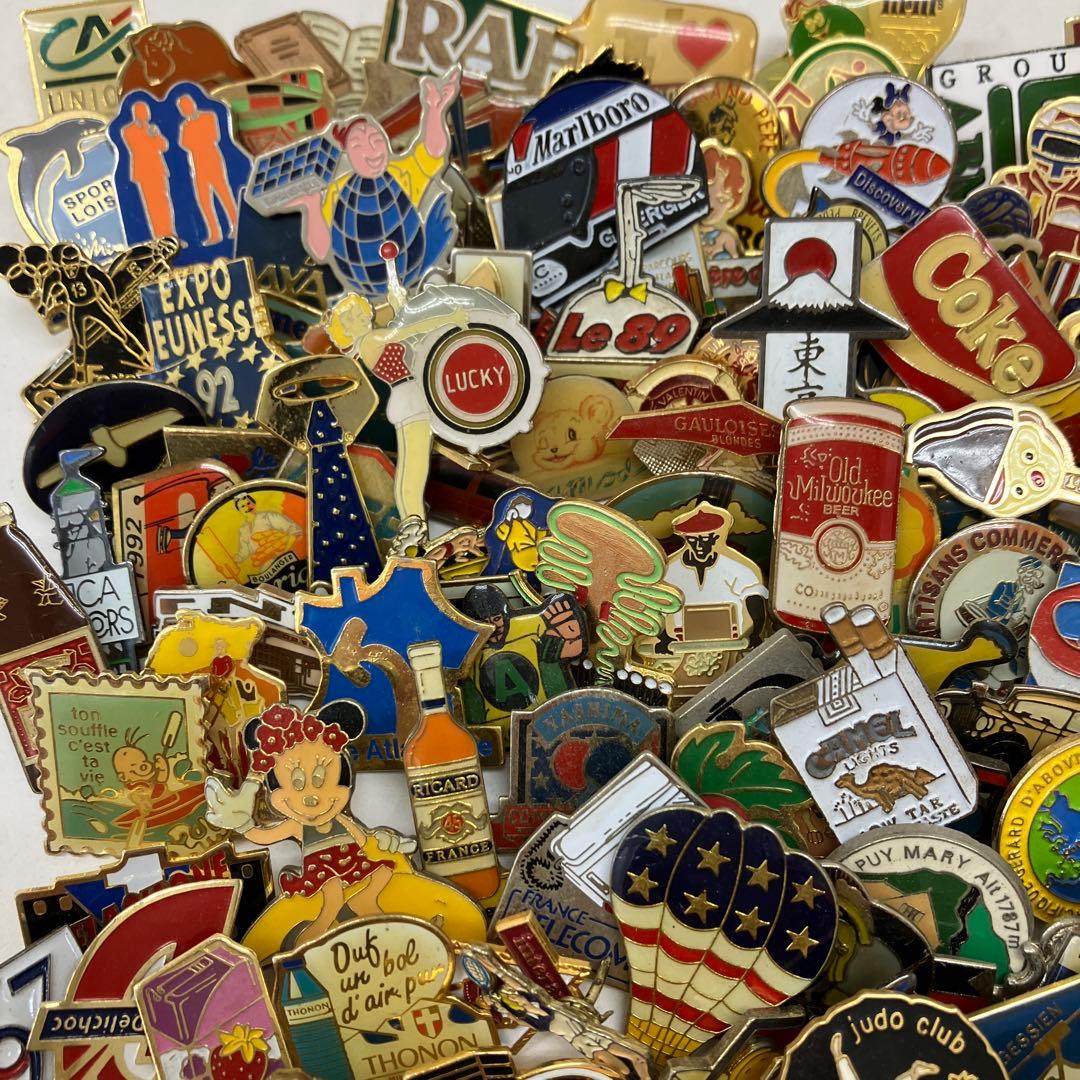 フランス雑貨☆ピンバッジ大量200個セット☆BVA04 - メルカリ