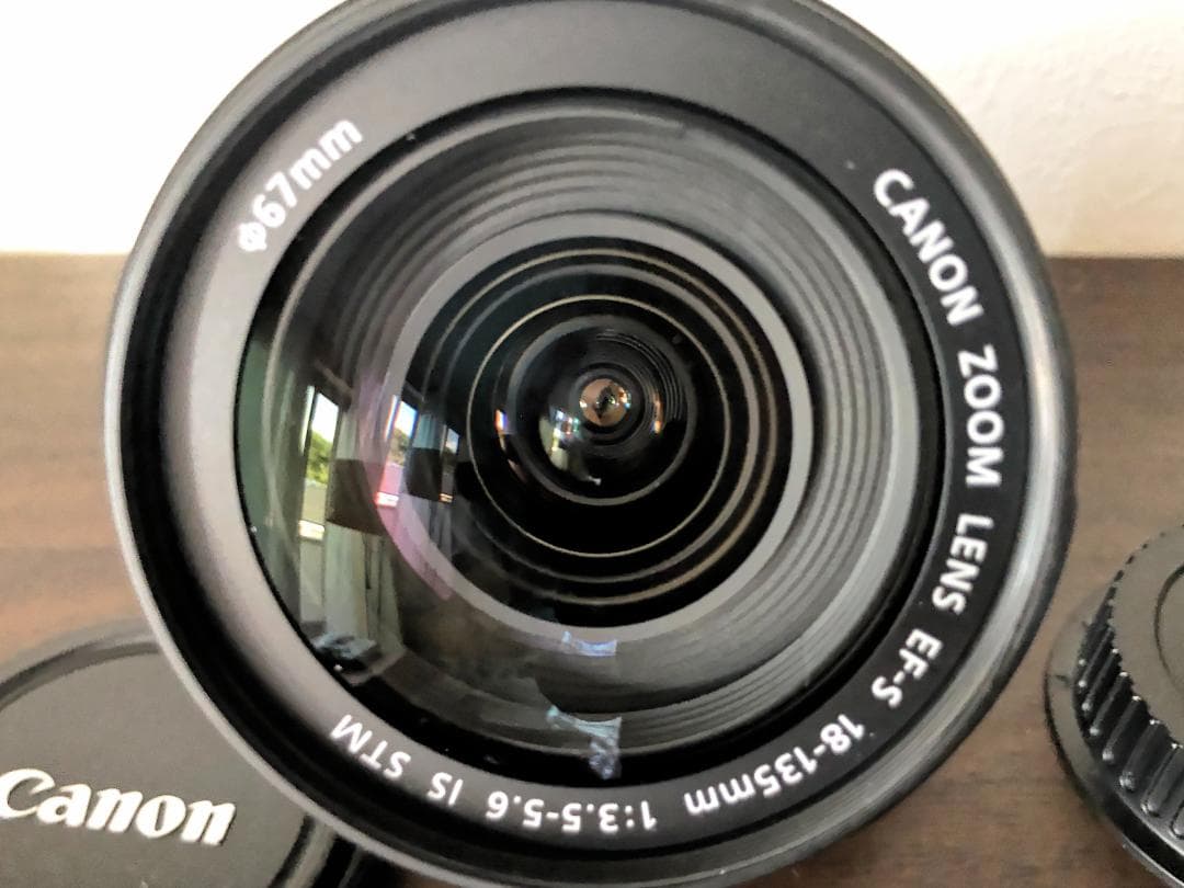極上品 Canon EF-S 18-135mm f/3.5-5.6 IS STM