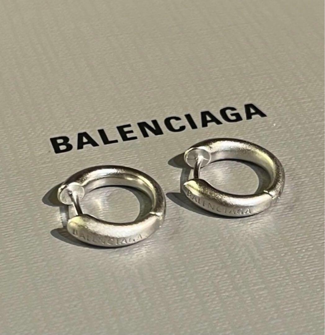 バレンシアガ　ピアス【両耳】 バレンシアガ ロゴプレート ピアス(両耳用) GP シルバー A2469358