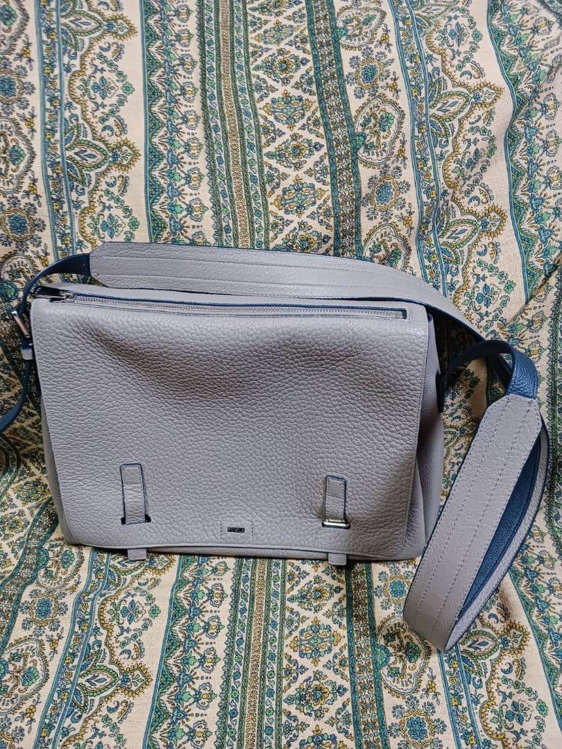 和ぴち　フルラ ジョーヴェ ショルダーバッグ 大容量 和ぴち様専用 フルラ ジョーヴェ ショルダーバッグ 大容量