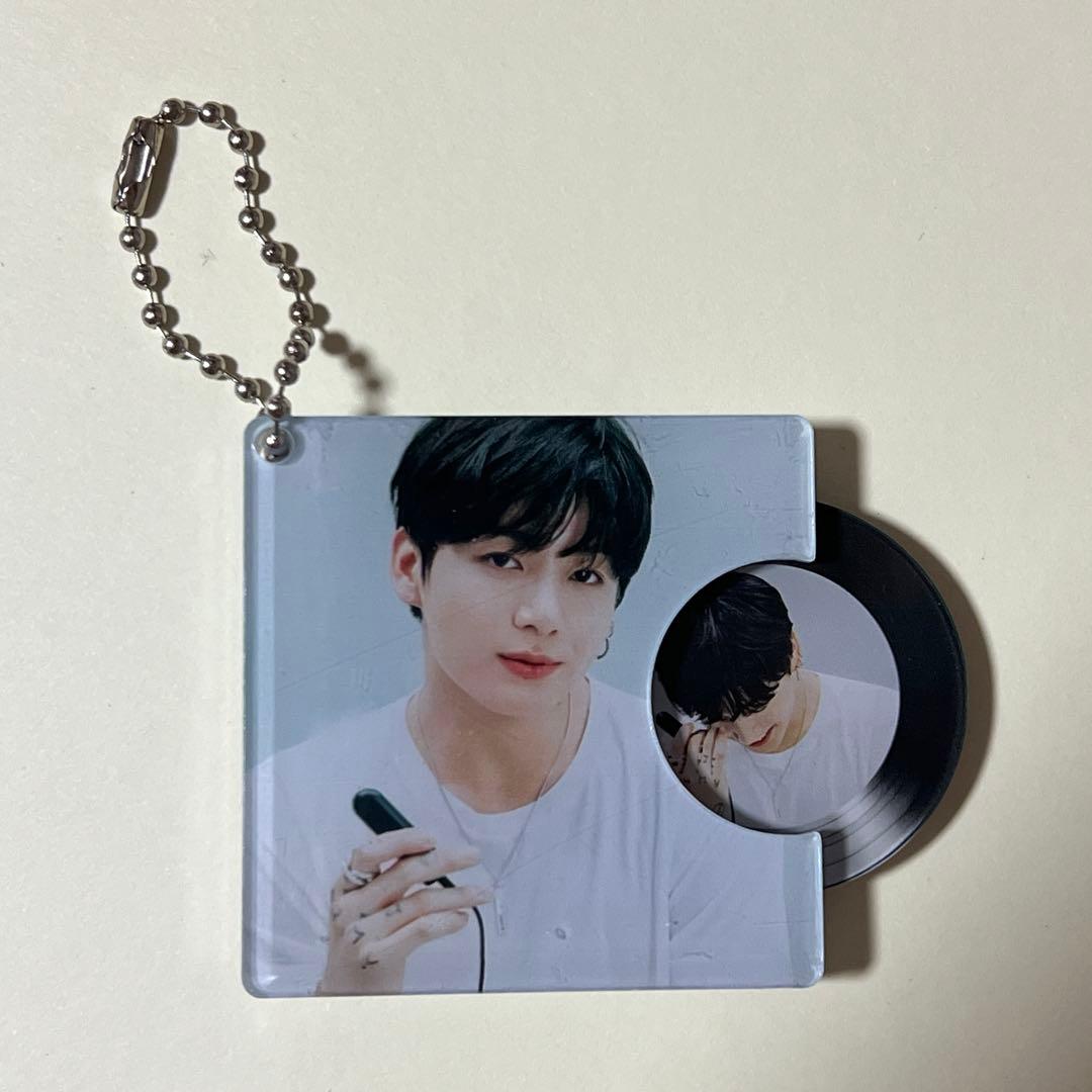 BTS jungkook グク アクリル アルバムキーホルダー② - メルカリ