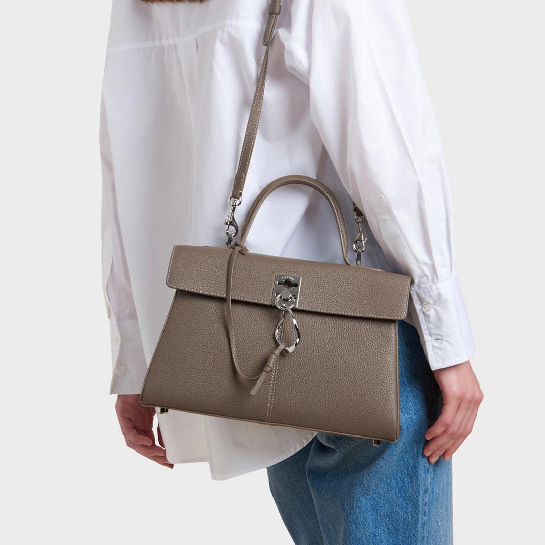 CAFUNE カフネ グレー レザーバッグ ショルダーストラップ付き - メルカリ