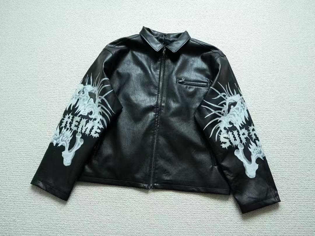 レザージャケット ドラゴンプリント 黒 AVIREX（アヴィレックス）の「《直営店限定》 DRAGON&SNAKE TRACKER