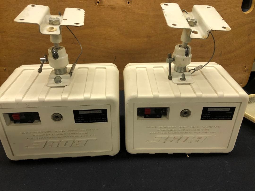 BOSE111ADW ペア 天井吊りブラケット付 中古