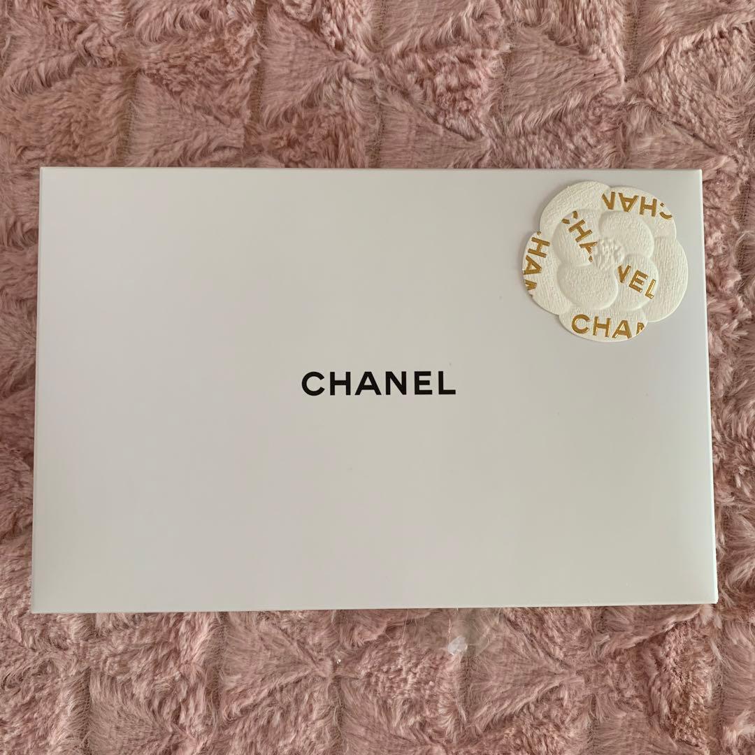 新品　未開封　シャネル ビューティーコレクション　ホリデー　クリスマスコフレ 46c3b498-ab8c-4b49-9d2b-