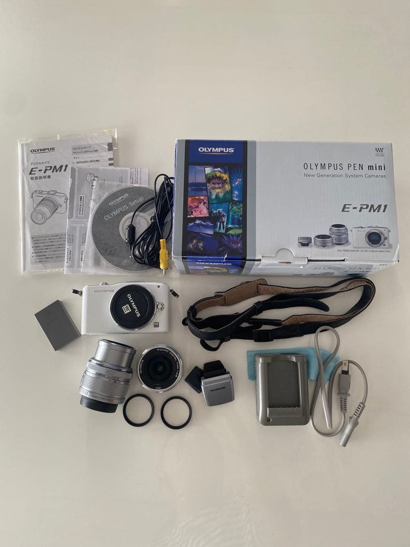 OLYMPUS PEN mini E-PM1 ミラーレスカメラ Amazon | OLYMPUS ミラーレス一眼 PEN mini E-PM1 レンズキット