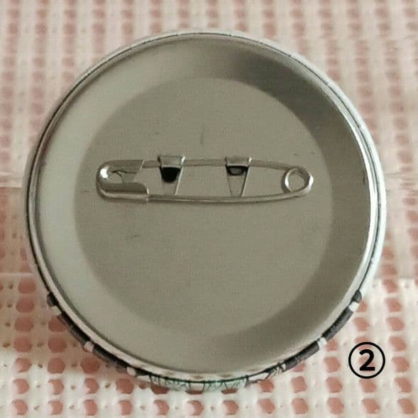 鬼滅の刃 胡蝶しのぶ 缶バッジ - メルカリ