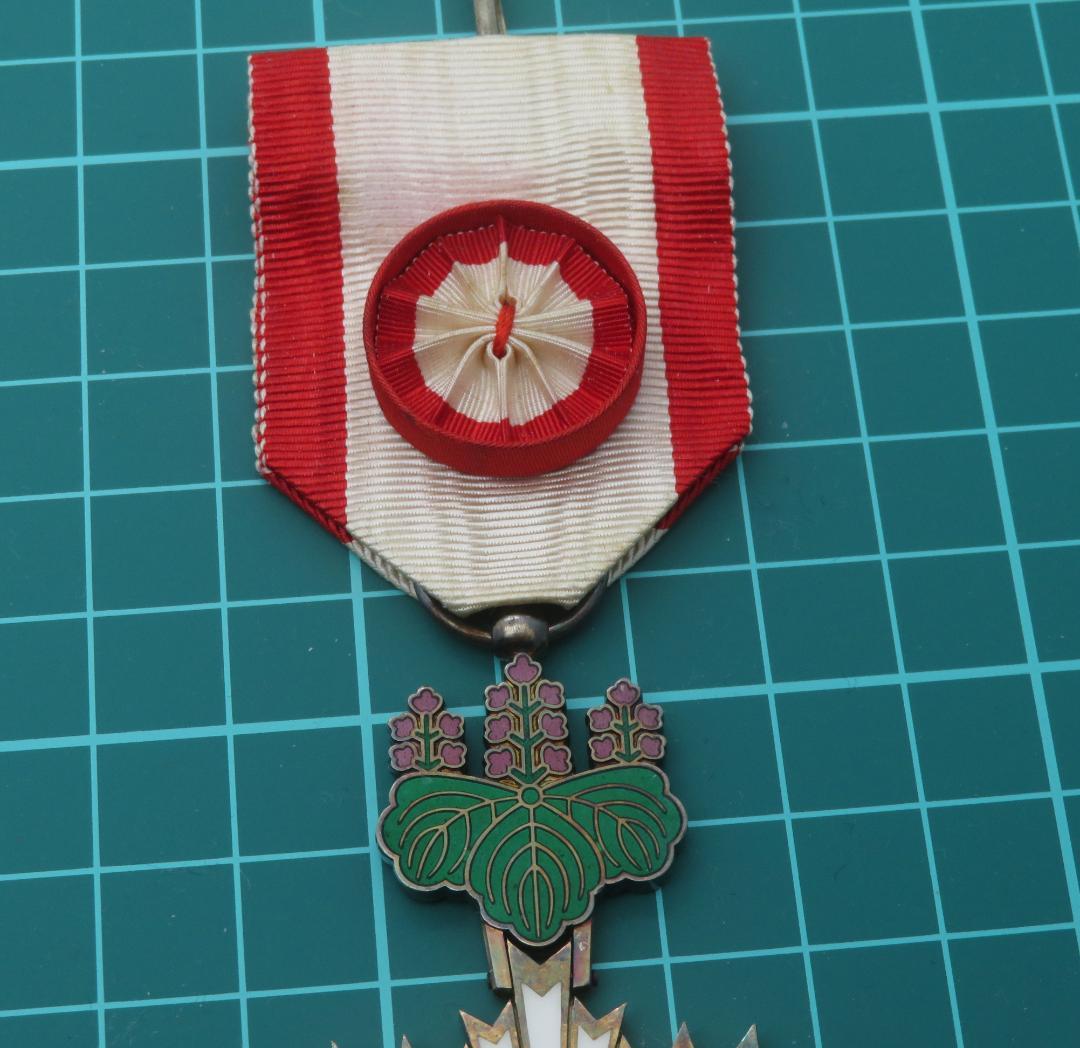 勲四等旭日小綬章 勲章 記章 旧日本軍 - メルカリ