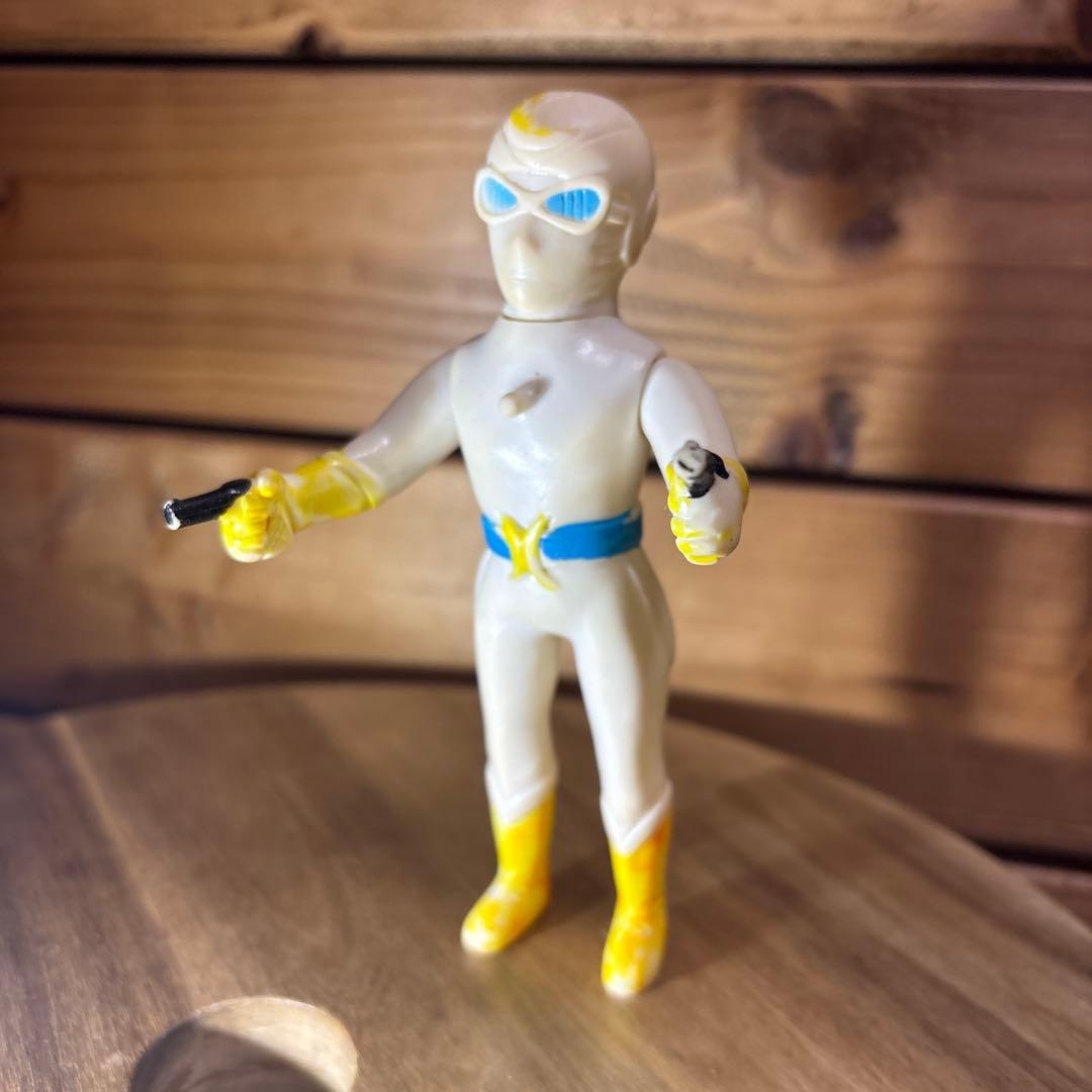 無権版 月光仮面 ミニ ソフビ マント無し - メルカリ