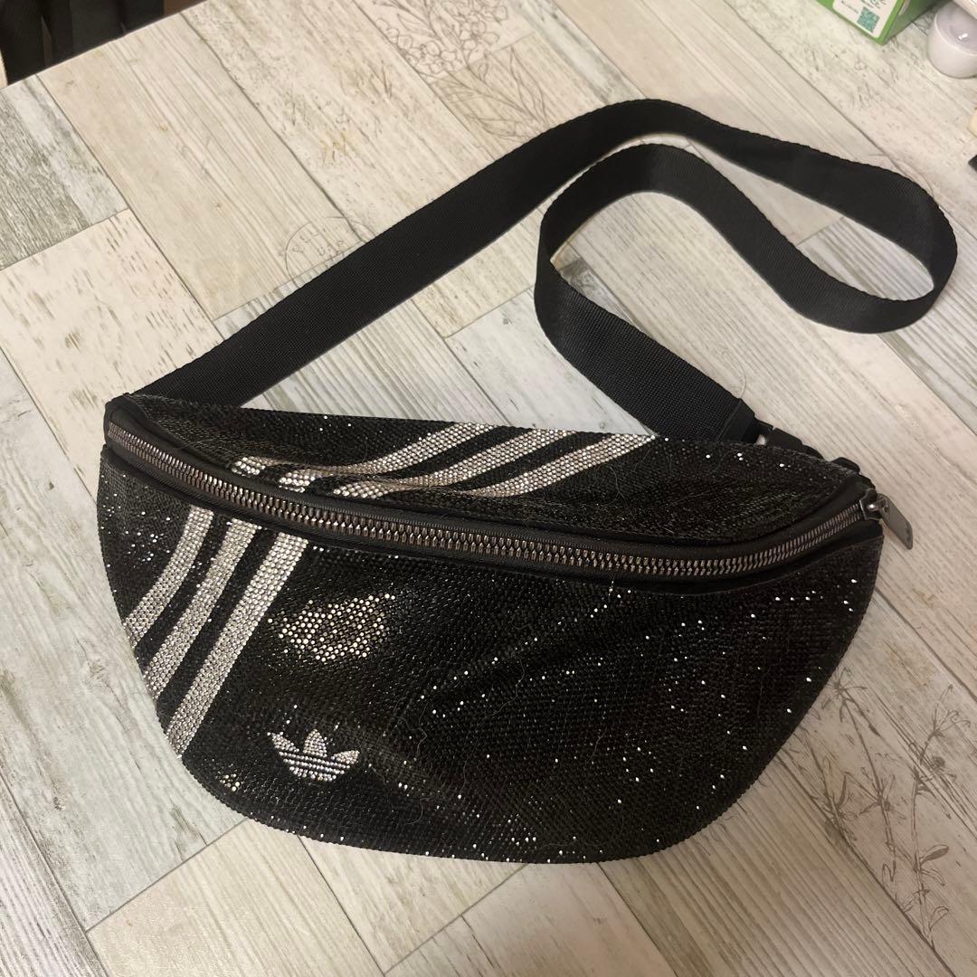 adidas キラキラバッグ - メルカリ