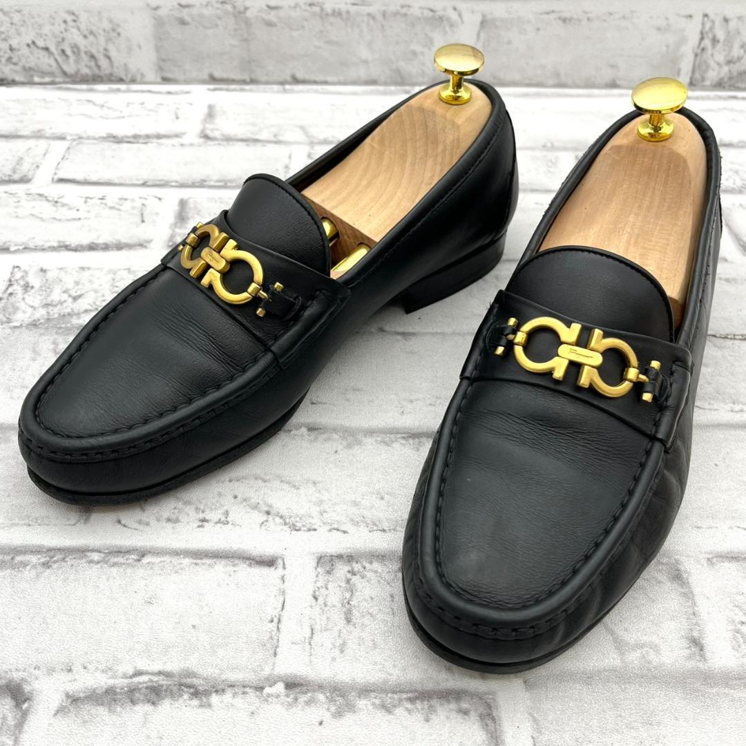 フェラガモ ローファー ガンチーニ ゴールド金具 ブラック レザー 25.5 Salvatore Ferragamo (サルヴァトーレフェラガモ) レザー ガンチーニ