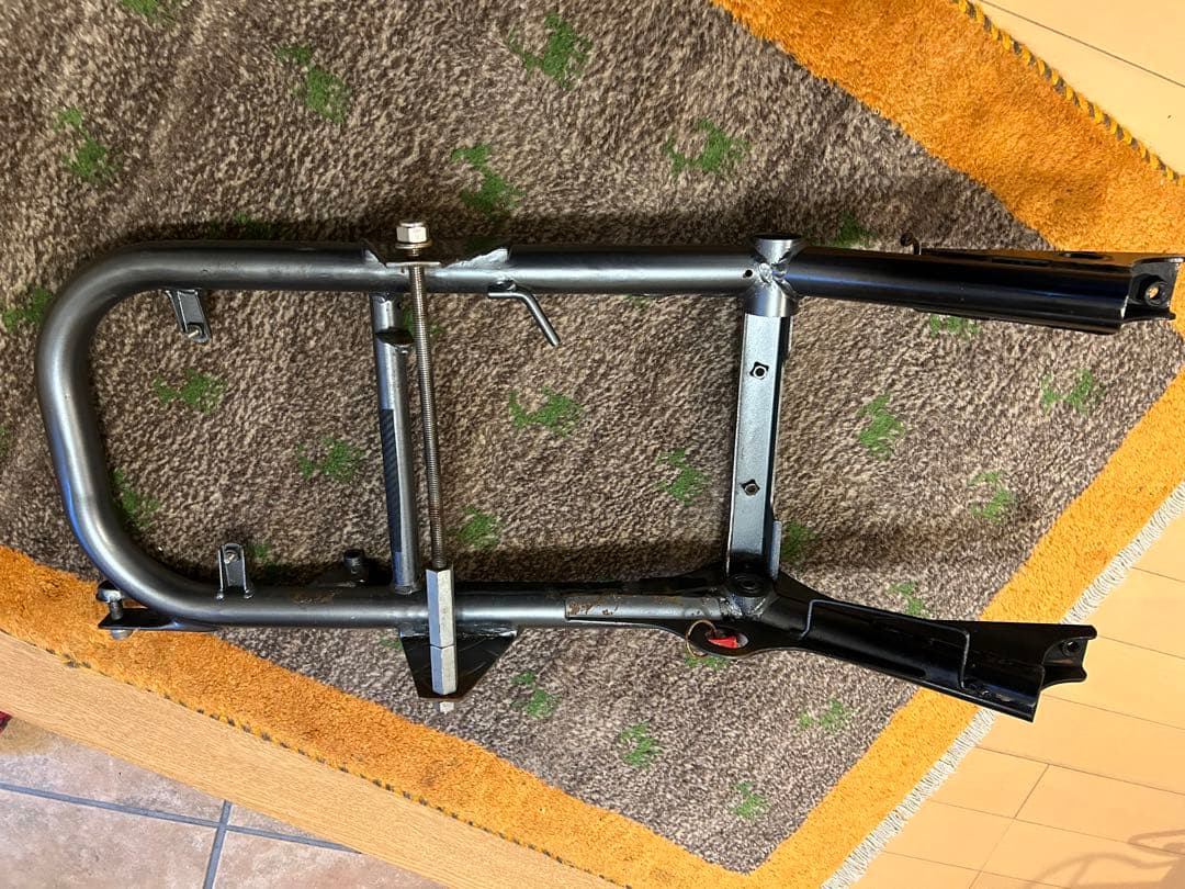 ズーマー直吊り自作フレーム - メルカリ