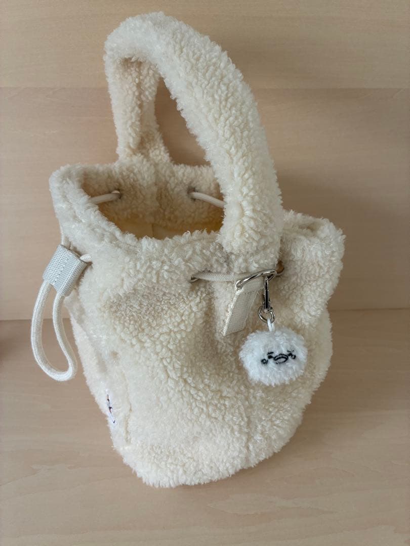 イ・ジュノまた会える日 inソウル ボア ペンペン PenPen バッグ - メルカリ