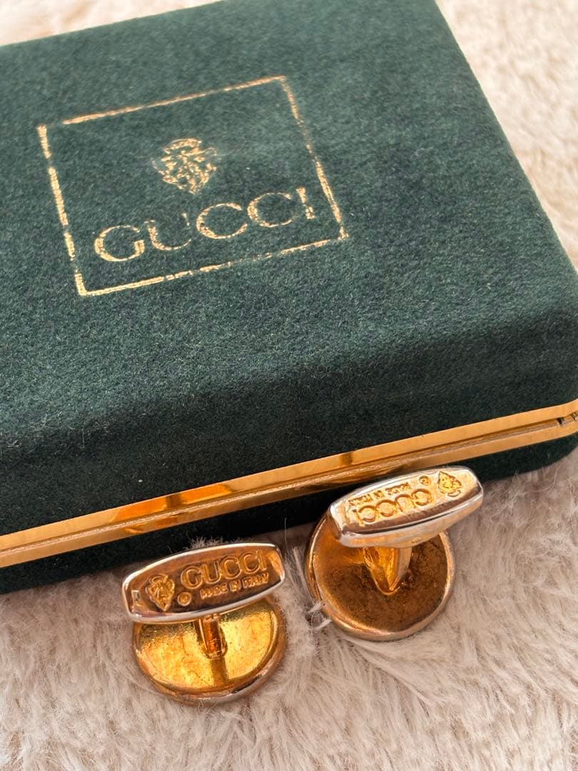 Gucci ゴールドカフスボタン 専用ケース付き - メルカリ