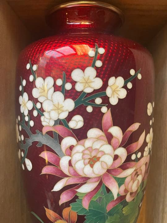 七宝花瓶 赤 佐藤七宝店謹製 七宝花瓶 赤透四君子文 台座付 共