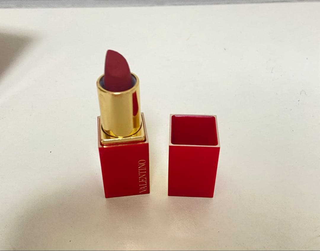 ヴァレンティノ ビューティ GO クラッチ＋ミニロッソ - メルカリ