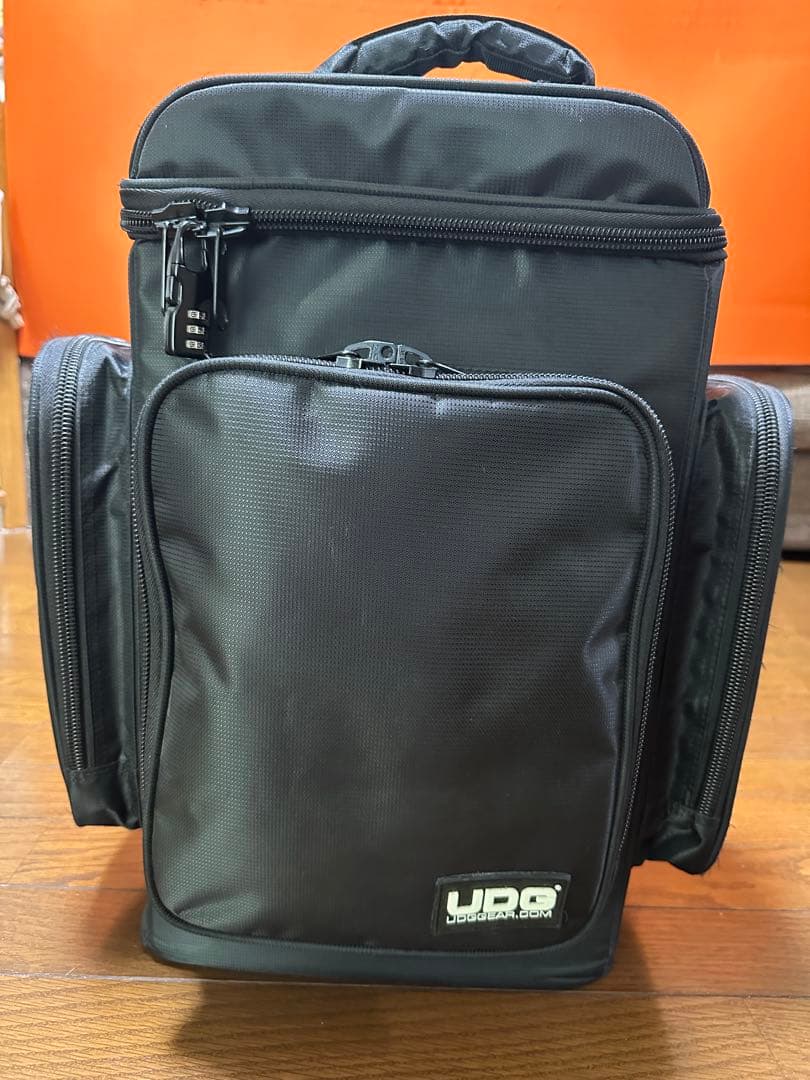 UDG バックパック UDG Ultimate Backpack Black Orange Inside – UDG GEAR