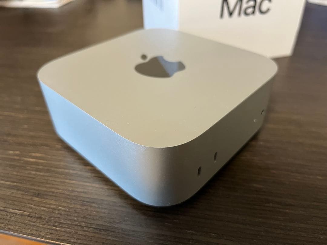 Mac Mini M4 256GB ベースモデル 来年1/1まで限定保証つき アップル、手のひらサイズの「Mac mini」発表！ M4搭載で94,800円