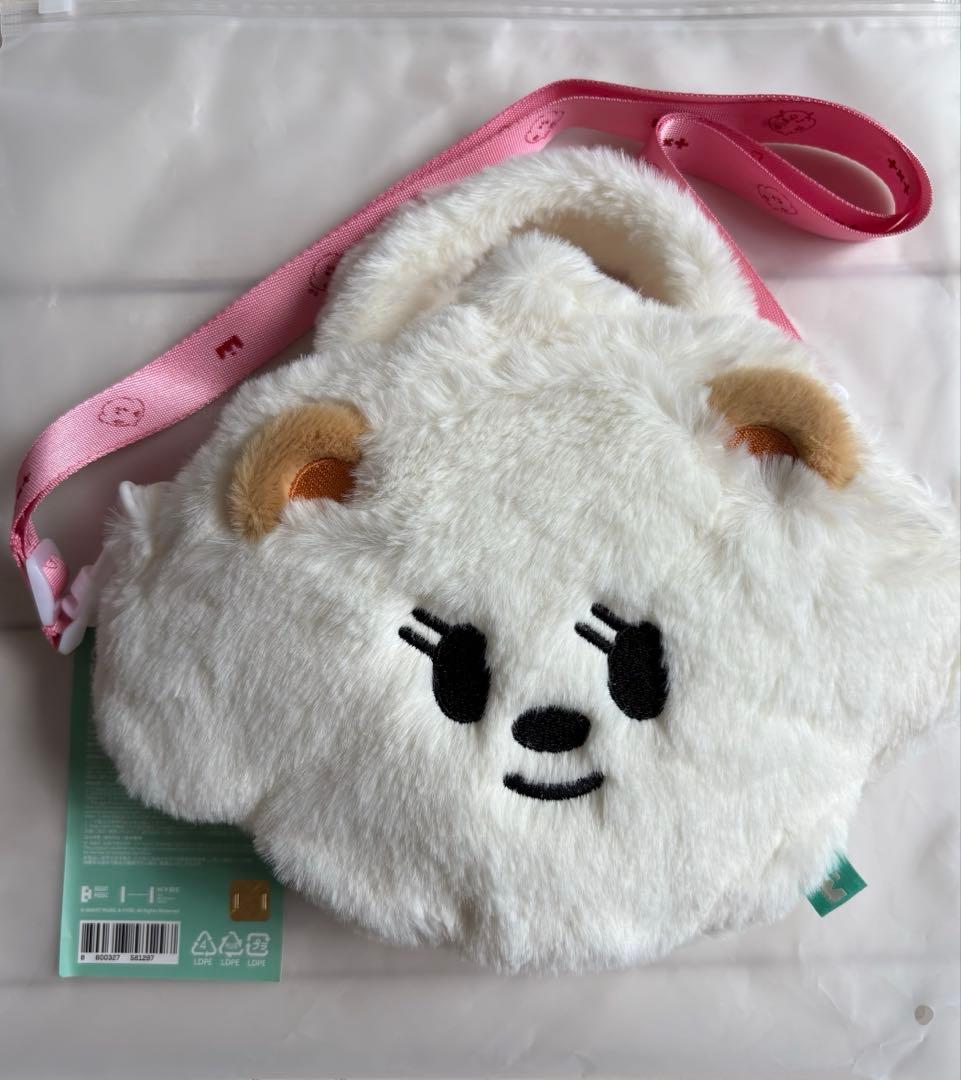 TXTプルバトゥ バムグッ クロスバッグ ボムギュ - メルカリ