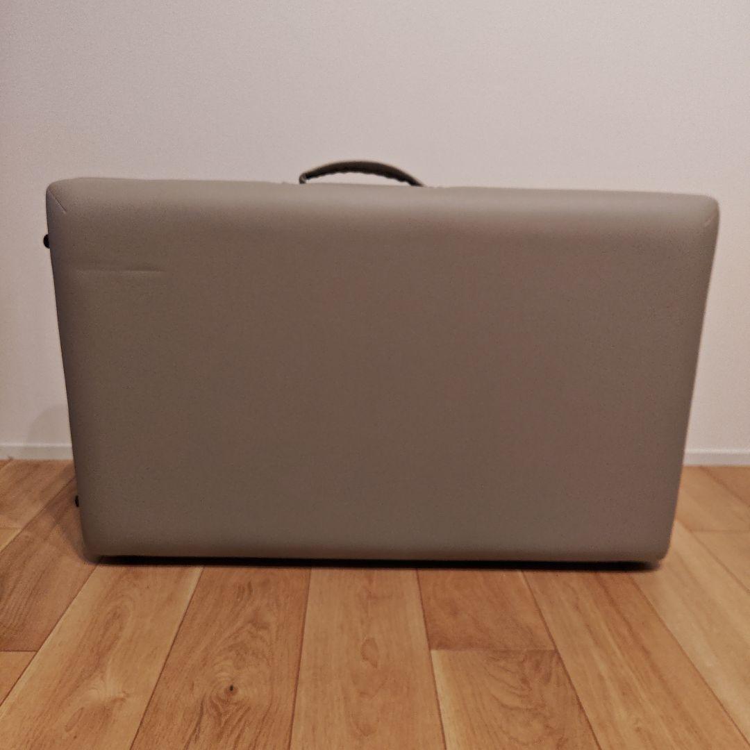 美品　折りたたみ式　マッサージベッド　施術台　エステ　マッサージ マッサージベッド 折りたたみ 軽量 施術ベッド エステベッド