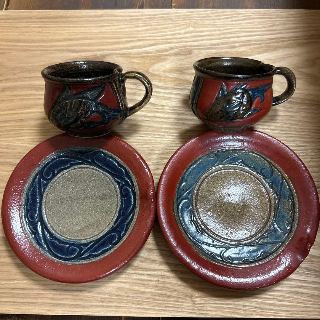 沖縄 やちむん 魚紋 壺屋焼 赤絵 小橋川清正 カップ＆ソーサー 2客