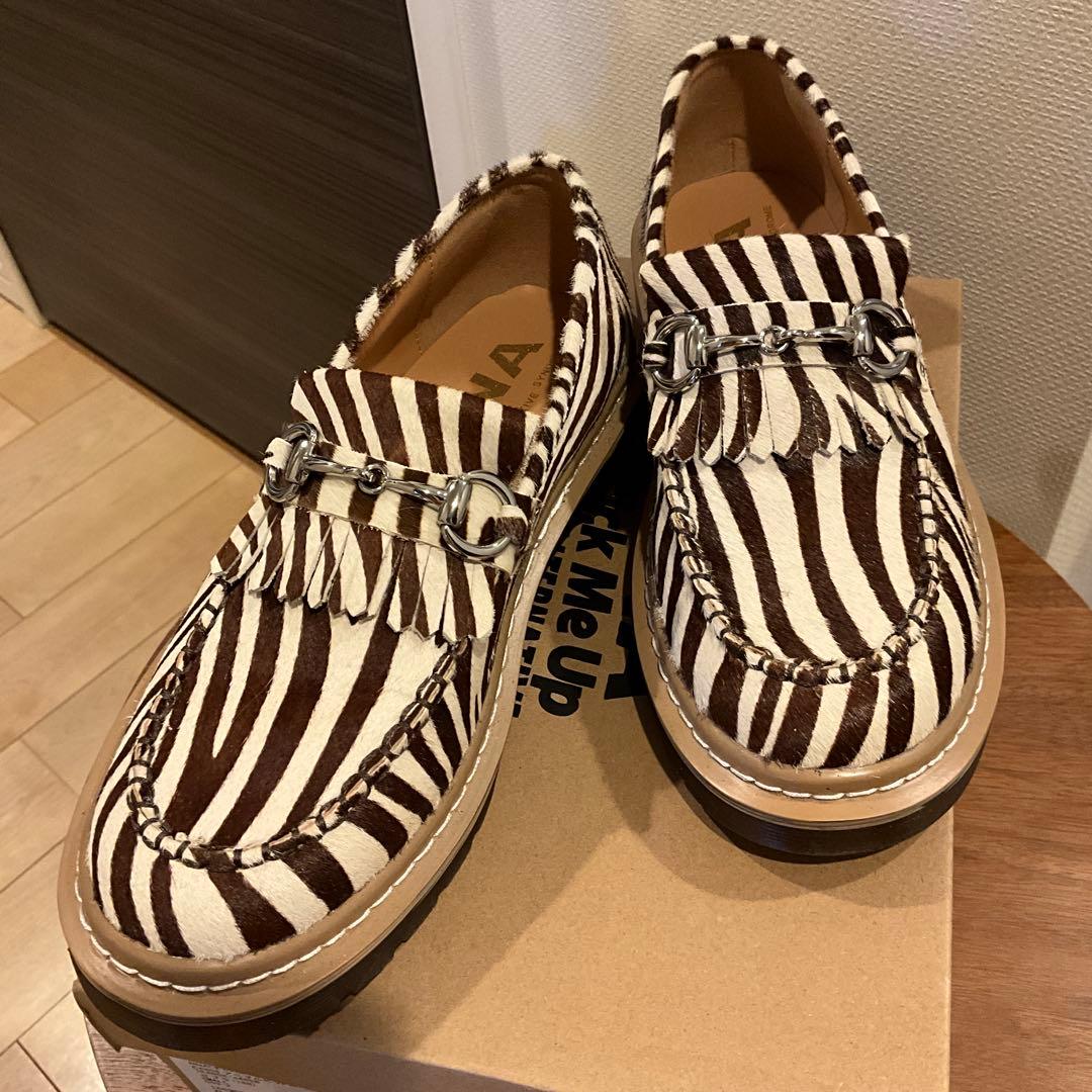 RNA ゼブラ柄 フリンジ付きローファー 2023年3月13日(月) Release | ゼブラ柄ローファーシリーズ – GMT inc