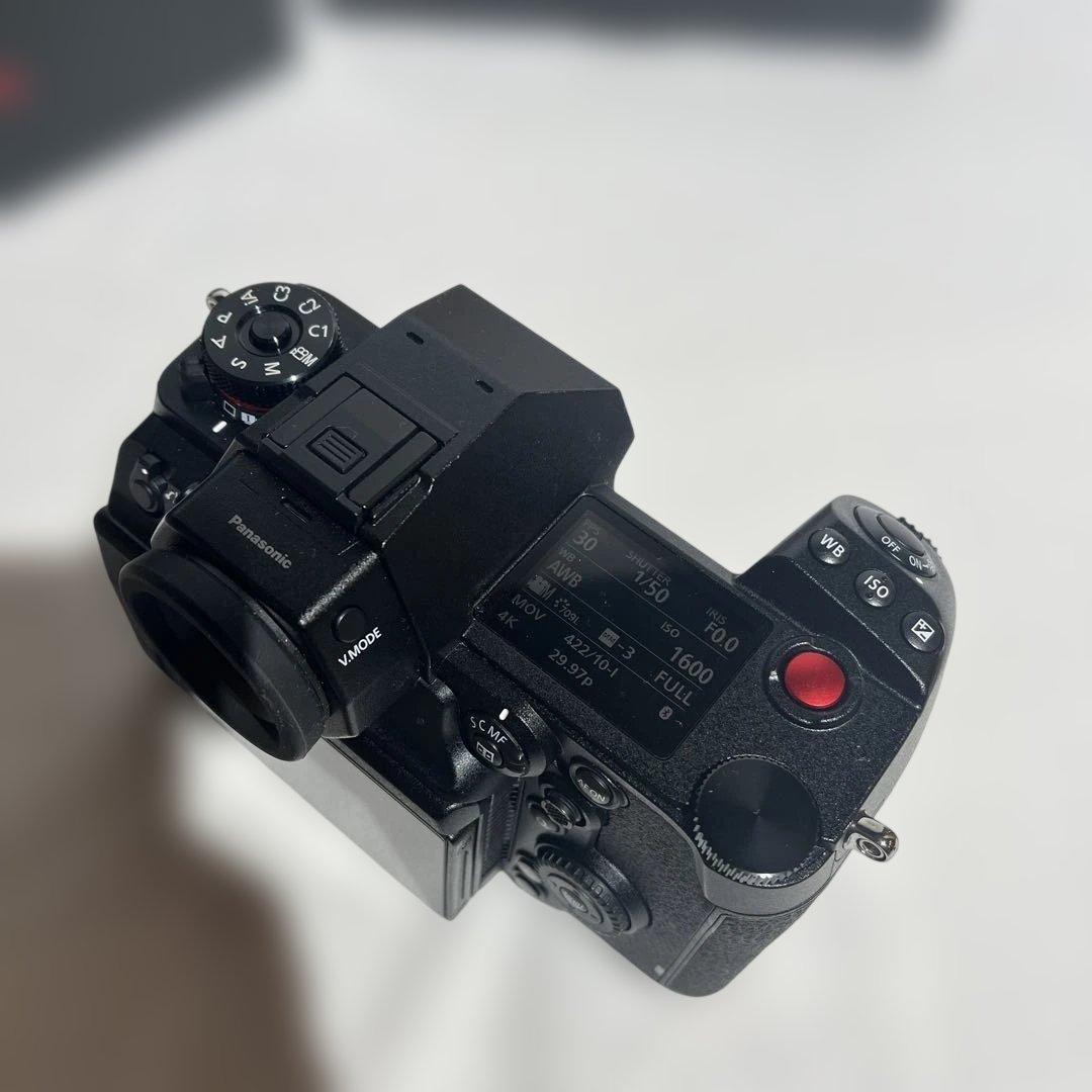 極美品】Panasonic LUMIX S1H（ショット数742）・ケージ付き - メルカリ