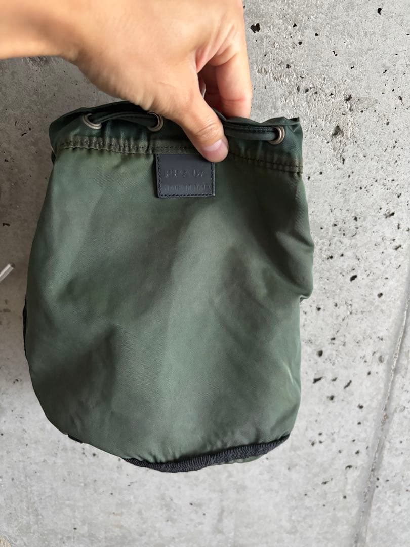 PRADA プラダ ポーチ 巾着型 テスートナイロン グリーン 三角ロゴプレート