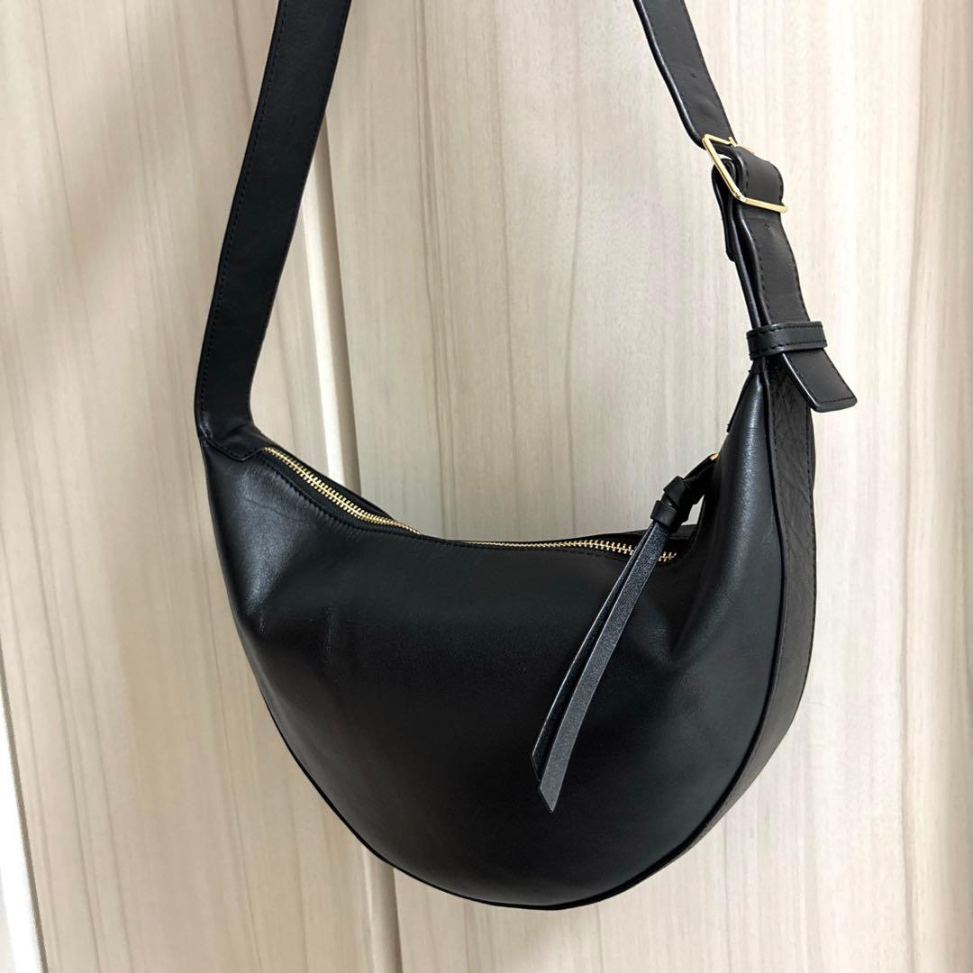 美品【2.718】スリーククロスボディバッグ ガリャルダガランテ - メルカリ