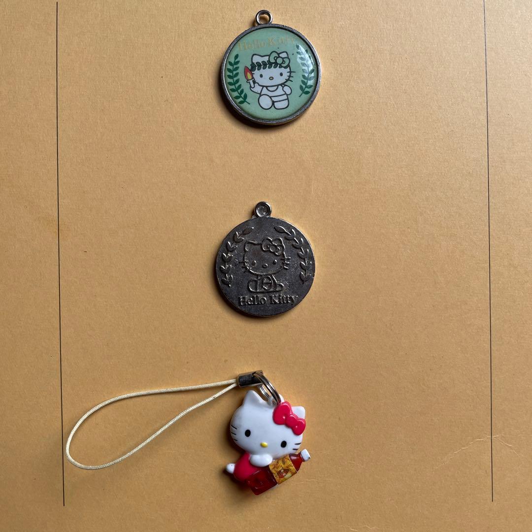 ハローキティ ストラップ 1976・2000年デザイン - メルカリ