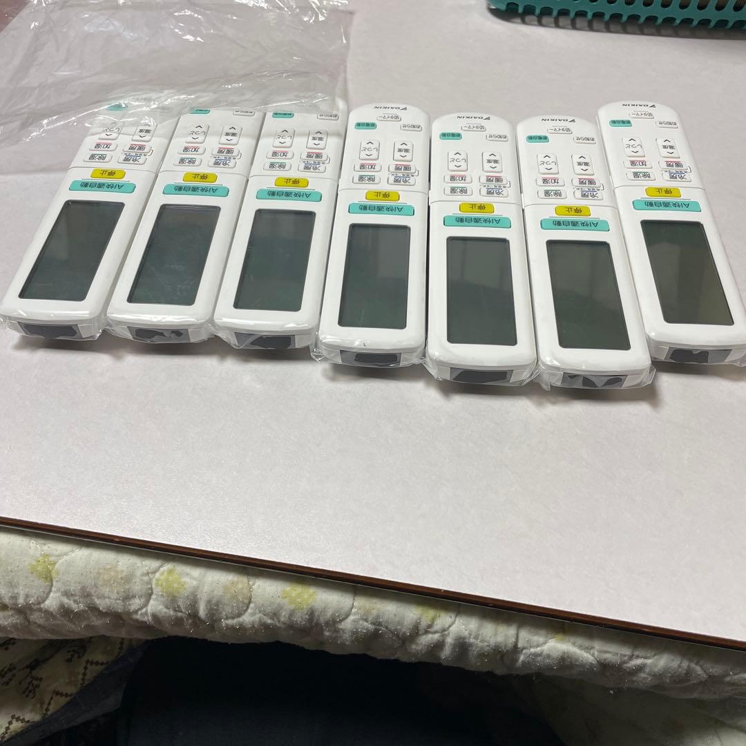 ダイキンエアコンリモコンARC472Aまとめ売り×7台 - メルカリ