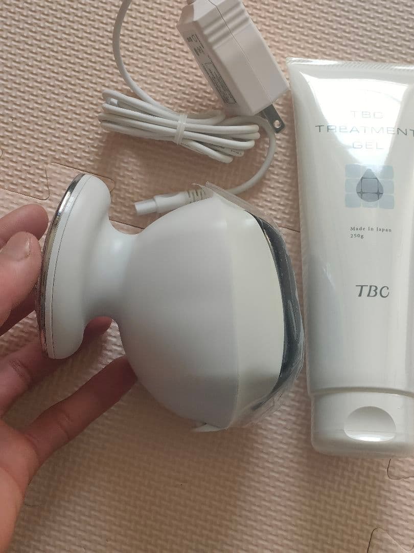 TBC Gel Body Shape 美顔器 + トリートメントジェル - メルカリ