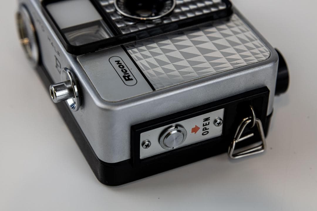 257] リコー RICOH AUTO HALF E ハーフフィルムカメラ