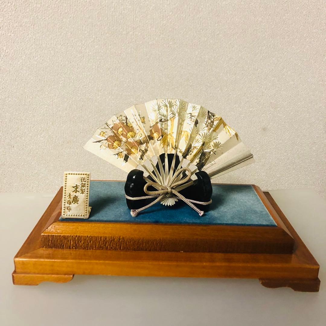 E26骨董品✨ 武比古作 純銀製 扇飾り 木製ガラスケース 置物21g - メルカリ