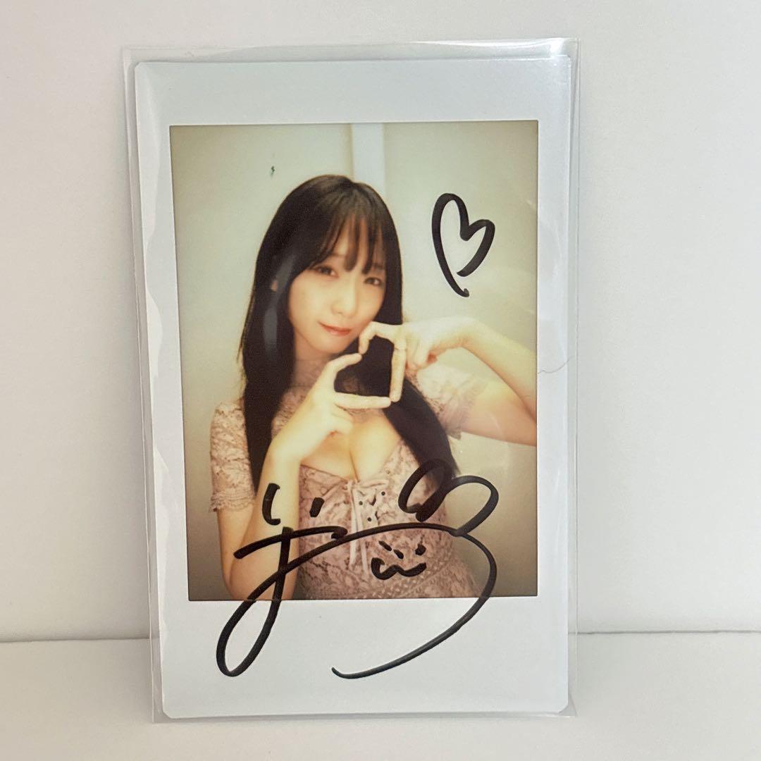伊織もえ バレンタインチェキ サイン入り - メルカリ