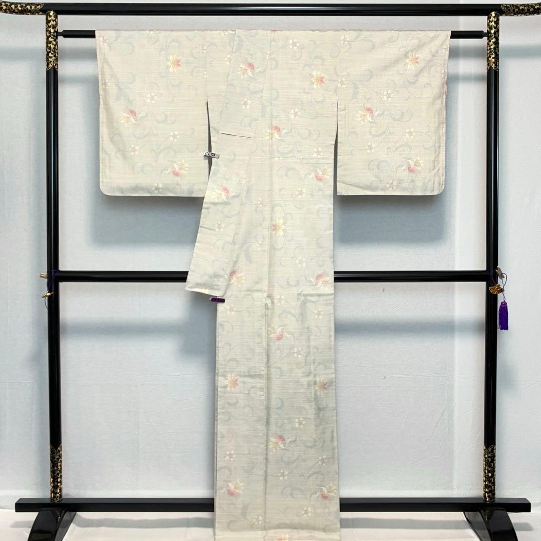 D272 本場白大島紬 花唐草 正絹 着物 袷 しつけ糸付き未使用極美品