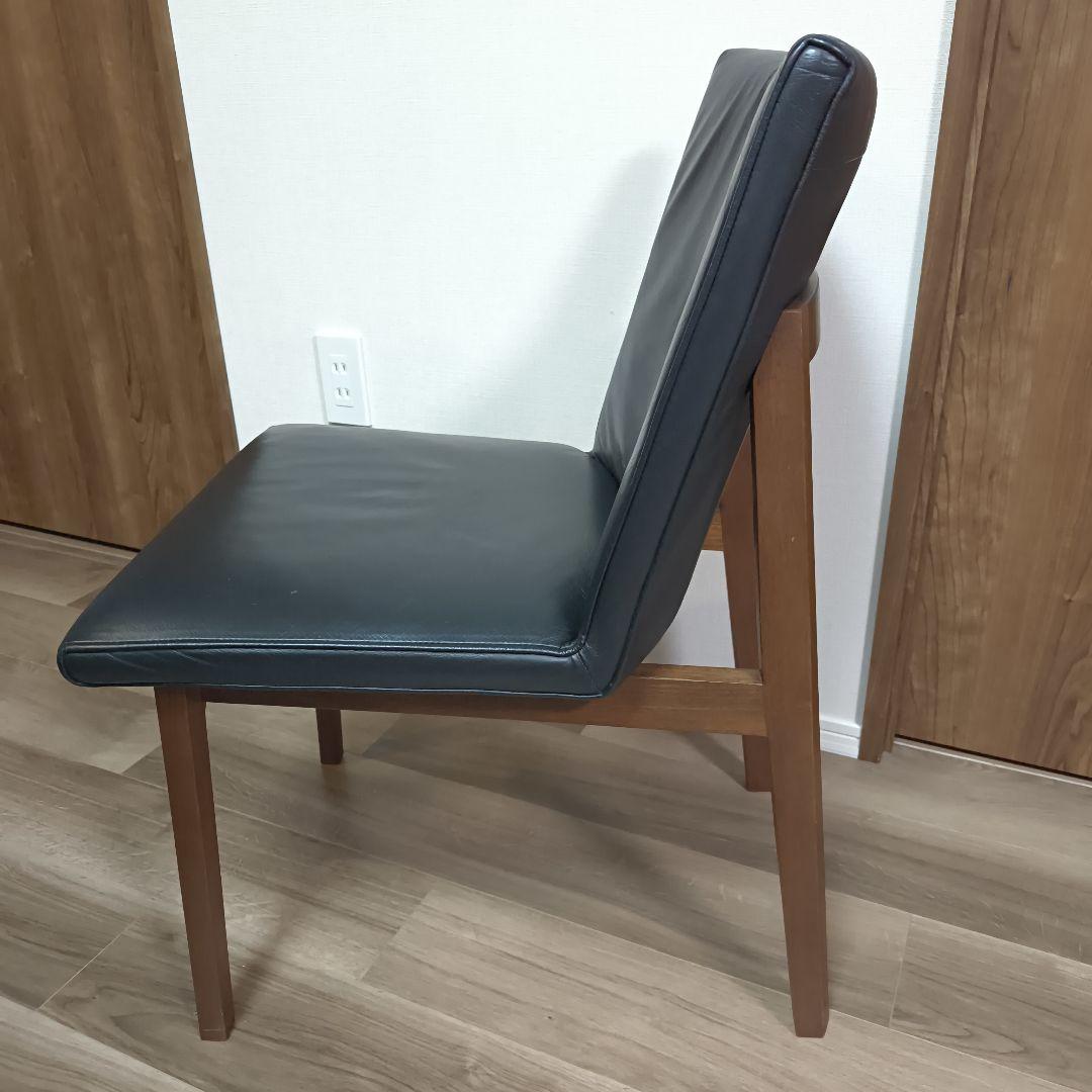 【ACTUSで購入】RELATEブラックレザーチェア　ウォルナット　2脚有り ブラックウォールナット材 ブラックレザーソファチェア | 本革の質感が