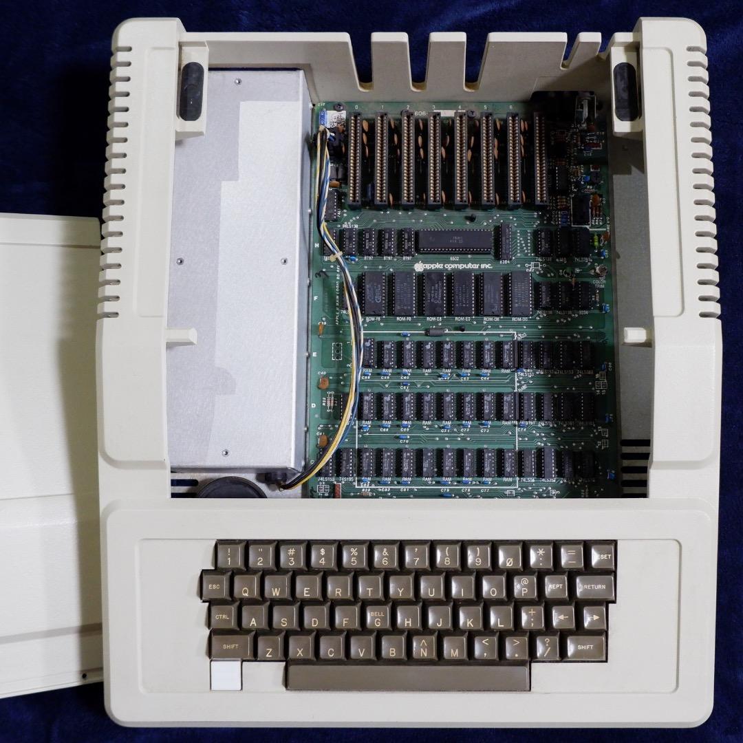 s*w様 AppleⅡ J-Plus、DiskⅡ、日本語マニュアル、FD各種 他