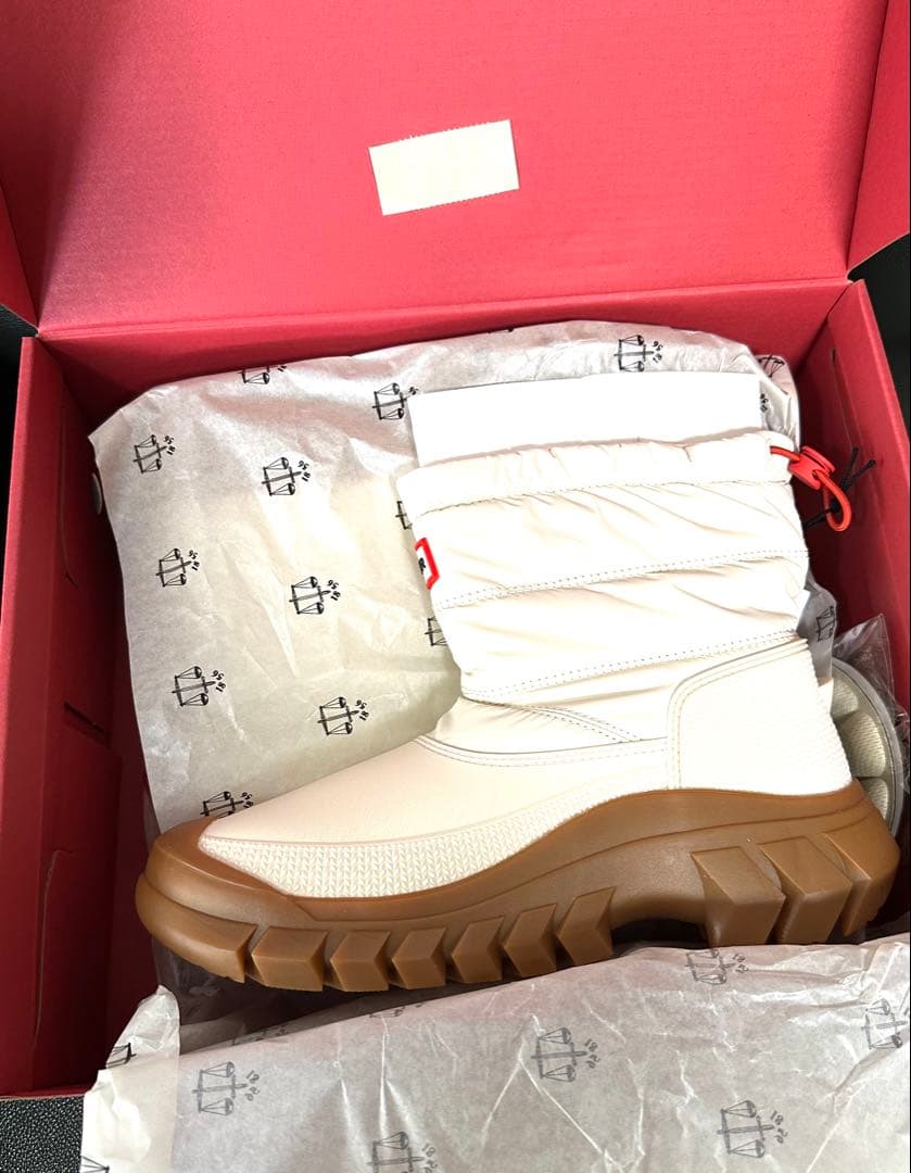 超人気 HUNTER スノーブーツ ショート (24cm) 白、新品防水防寒 楽天市場】ハンター レディース スノーブーツ 雪道対応 スノーシューズ