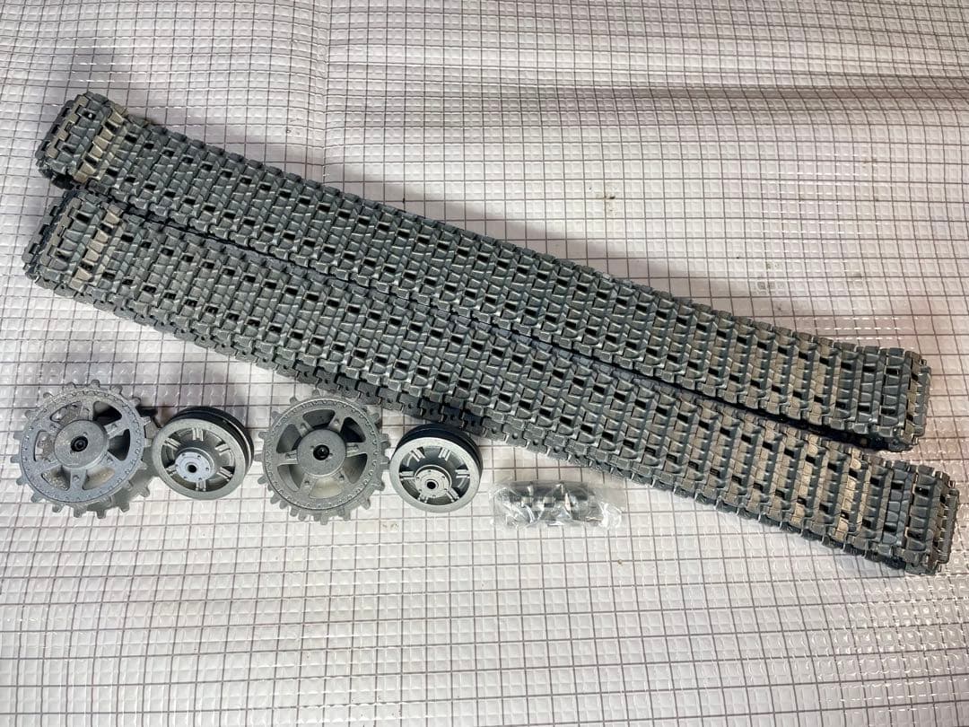 ヘンロン1\16 ヤークトパンサー&パンサーG純正金属履帯起動輪誘導輪 送料無料 HL1/16 RC パンサーG型＆ヤークトパンサー戦車用