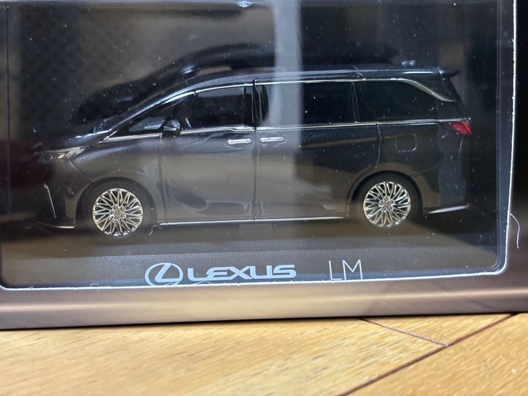 Lexus LM 1/43スケールミニカー kyosho 京商