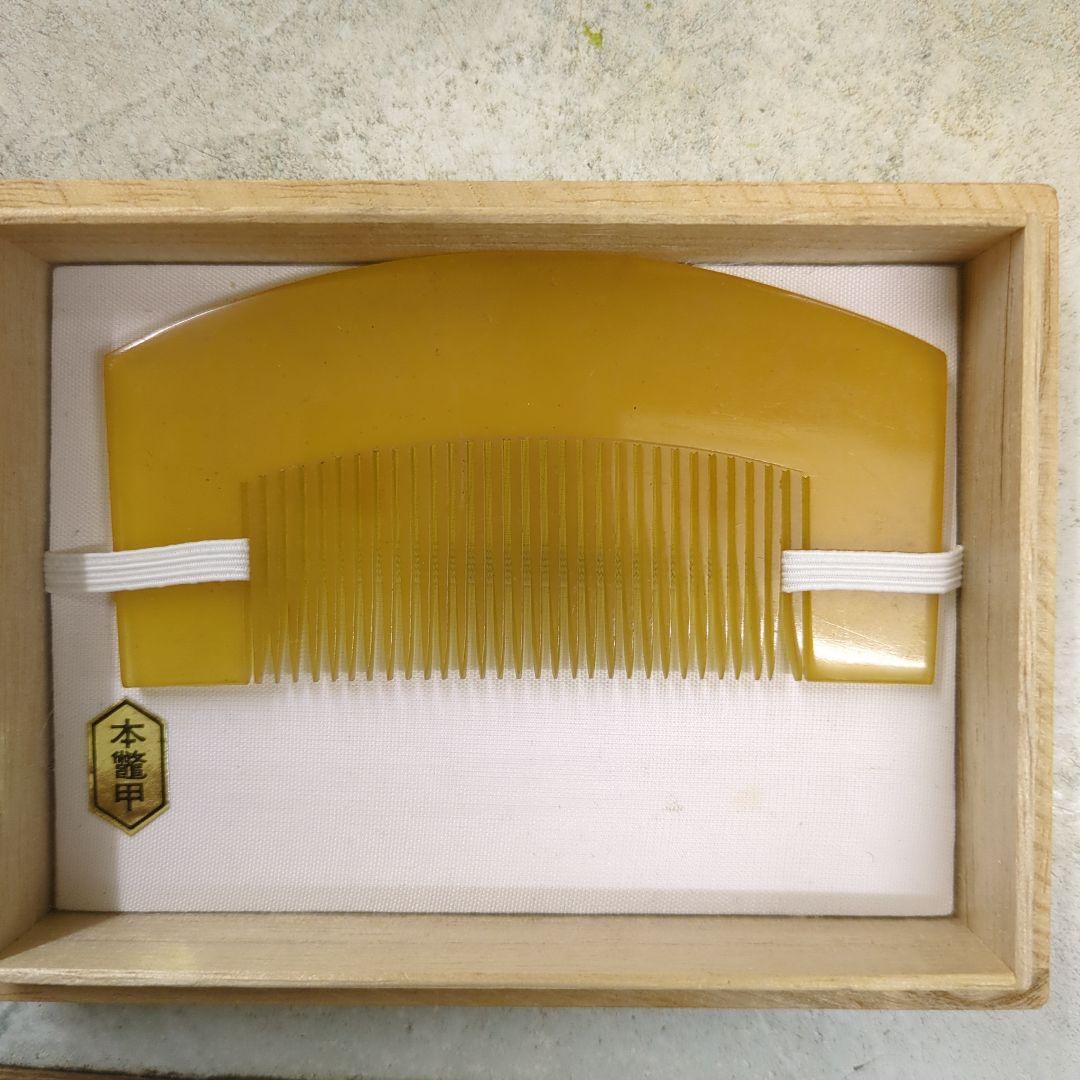 美品　本鼈甲 櫛　工芸品 櫛 螺鈿入り金銀梅蒔絵 真斎(作) 鼈甲地 | 古美術ささき