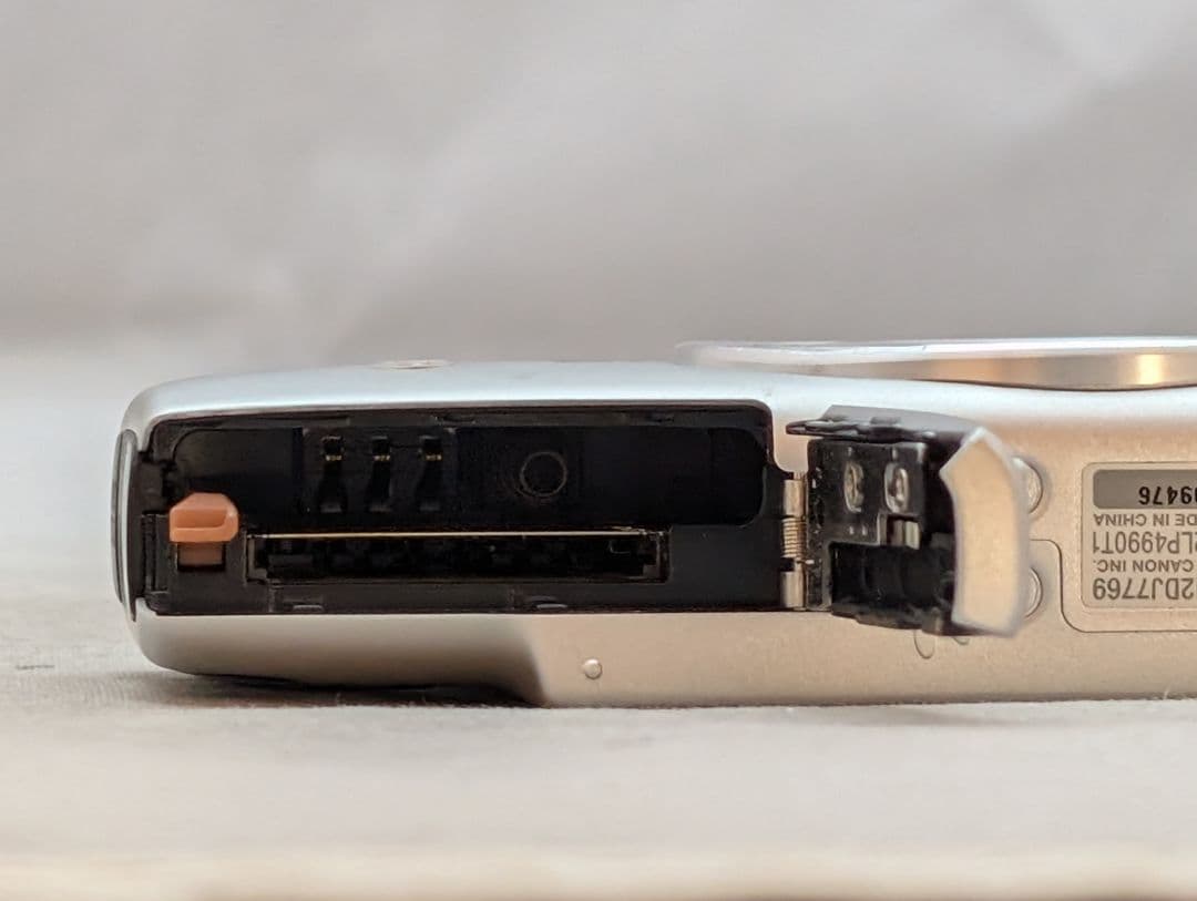 キャノン イクシー 100F 5.0-40.0㎜ F=1:3.2-6.9 現状品