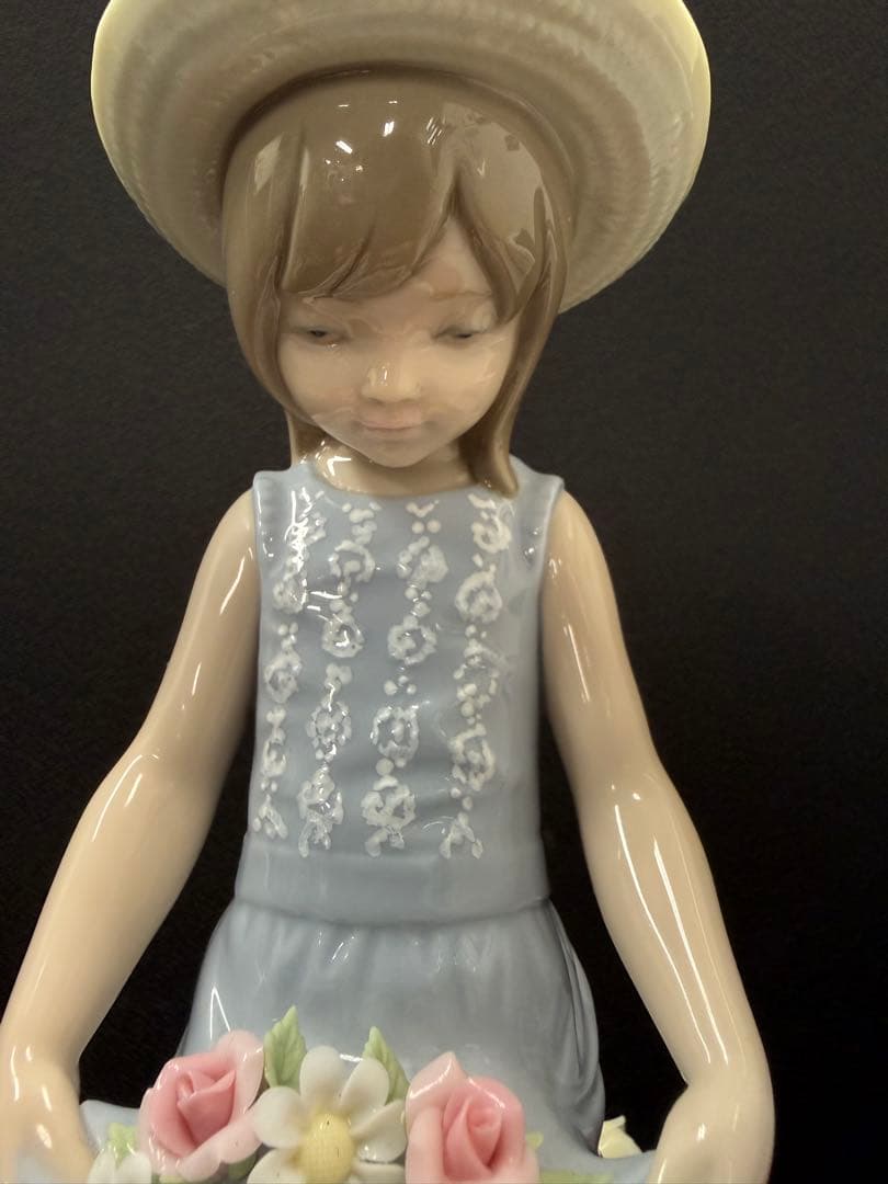 リヤドロ フィギュリン スカートに花いっぱい 展示保管品