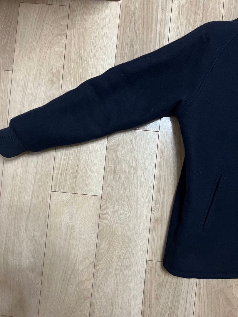 revolver リボルバー スタジャン M ネイビー/ホワイト - メルカリ