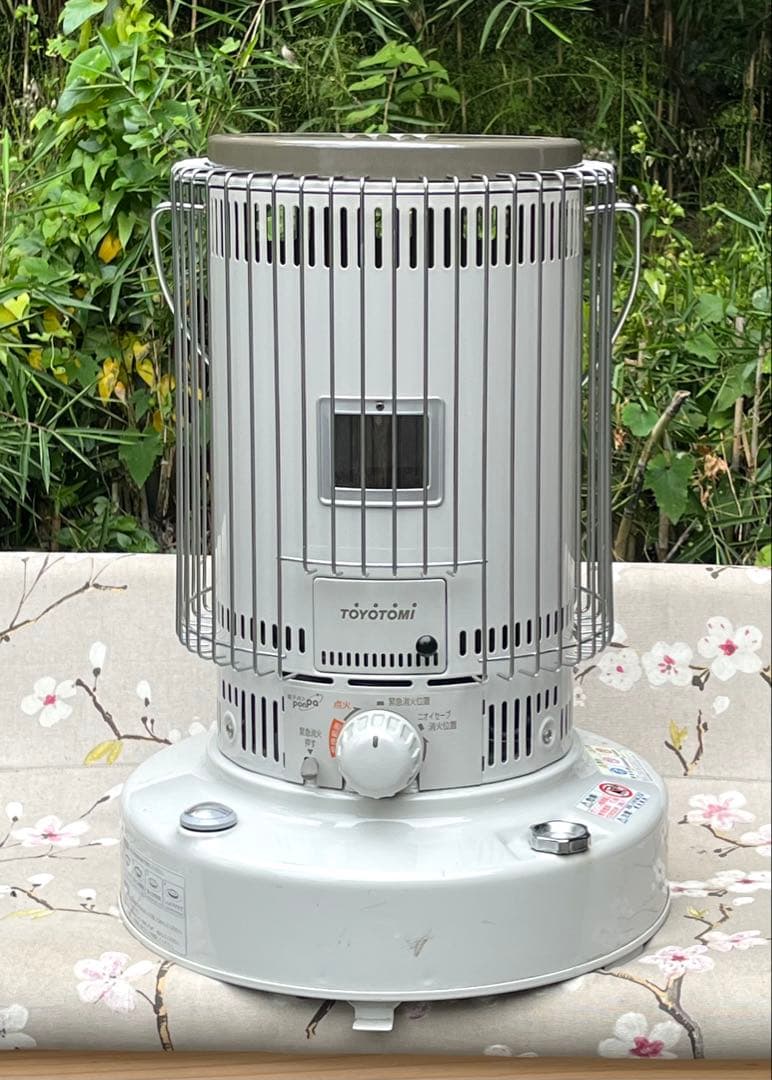 TOYOTOMI 石油ファンヒーター 石油ファンヒーター | トヨトミ-TOYOTOMI 公式サイト
