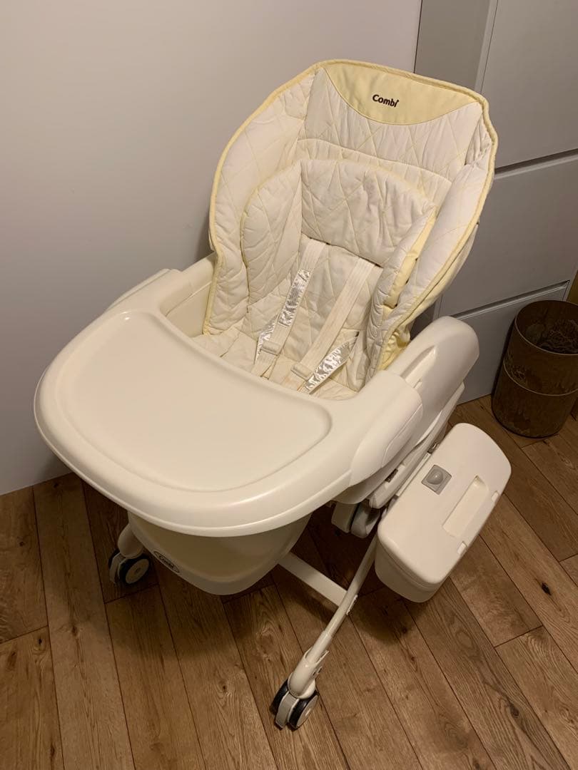 Combi ハイローチェア ネムリラ オートスイング　電動 Amazon | コンビ 電動ハイローチェア ホワイトレーベル ネムリラ AUTO