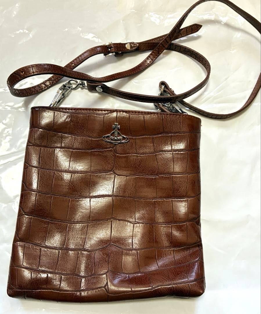 ヴィヴィアン　ショルダーバッグ ヴィヴィアン ウエストウッド Vivienne Westwood ショルダーバッグ